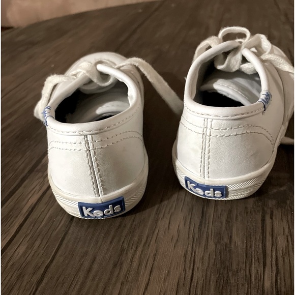 Size 9.5 keds - Picture 2 of 3